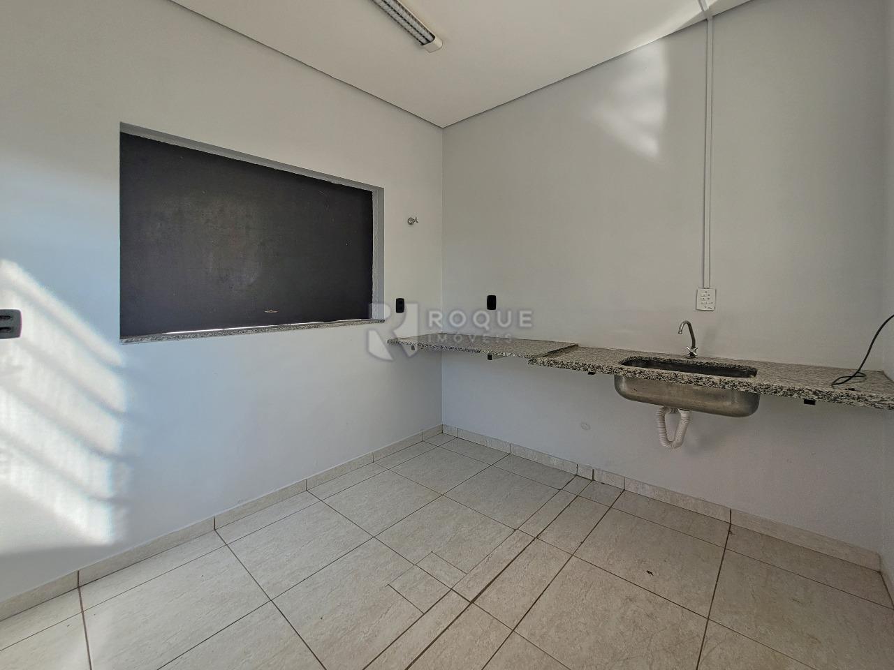 Casa Comercial para aluguel no bairro Centro: Sala 8 integrada edícula