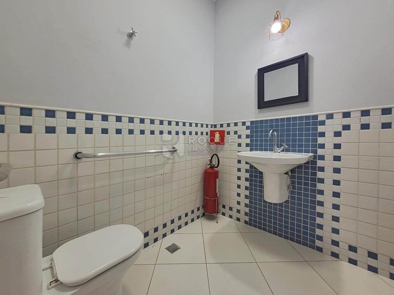 Casa Comercial para aluguel no bairro Centro: Wc 2