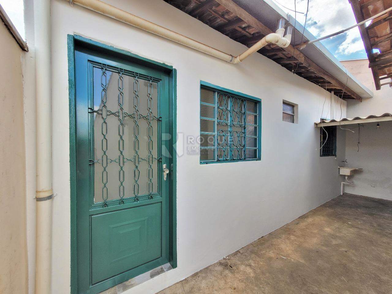 Casa Residencial para aluguel no bairro Jardim São Lourenço: Entrada