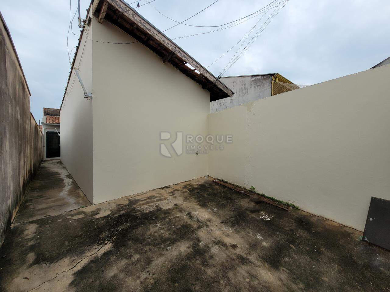 Casa Residencial para aluguel no bairro Jardim São Lourenço: Garagem