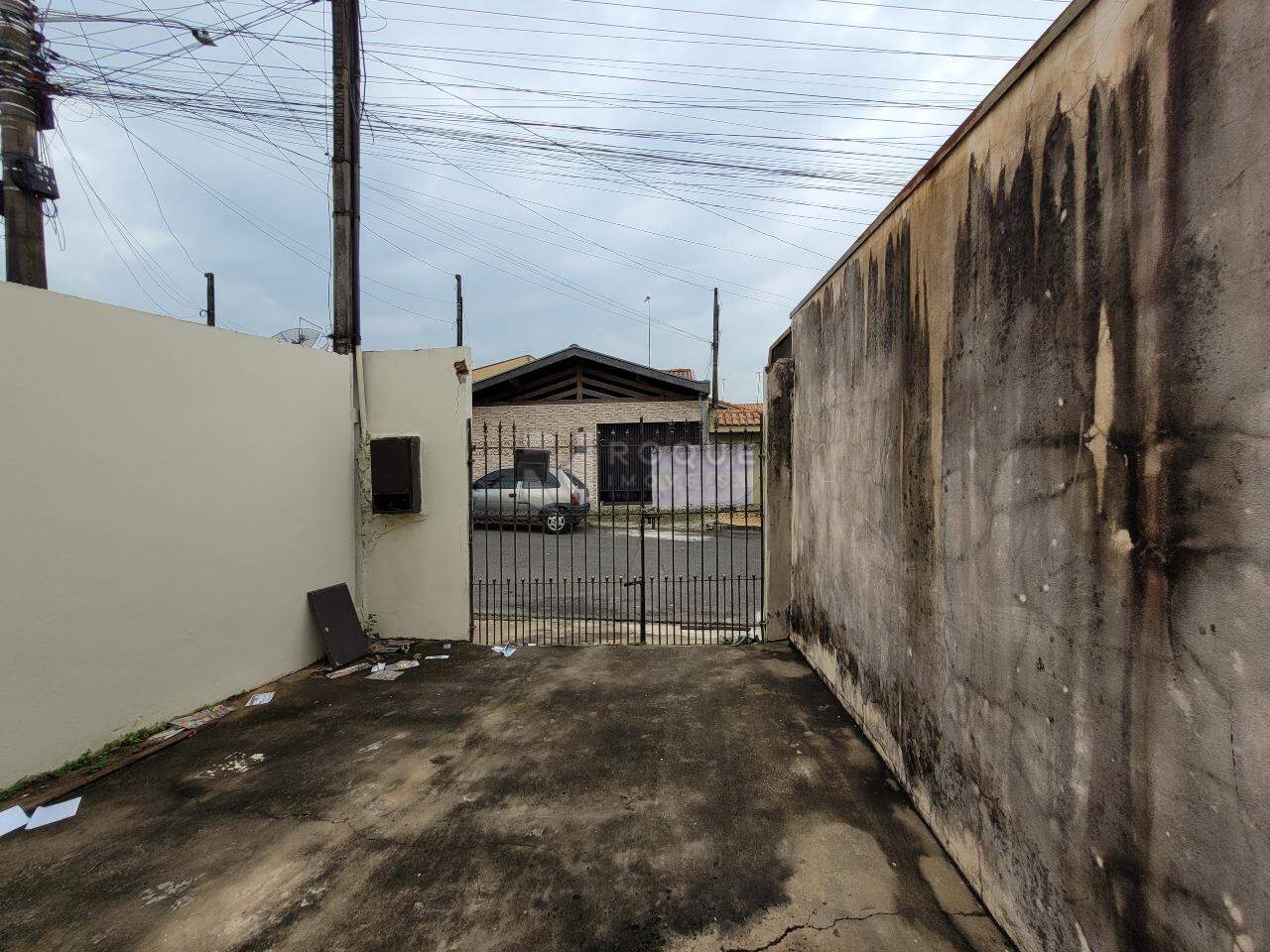 Casa Residencial para aluguel no bairro Jardim São Lourenço: Garagem