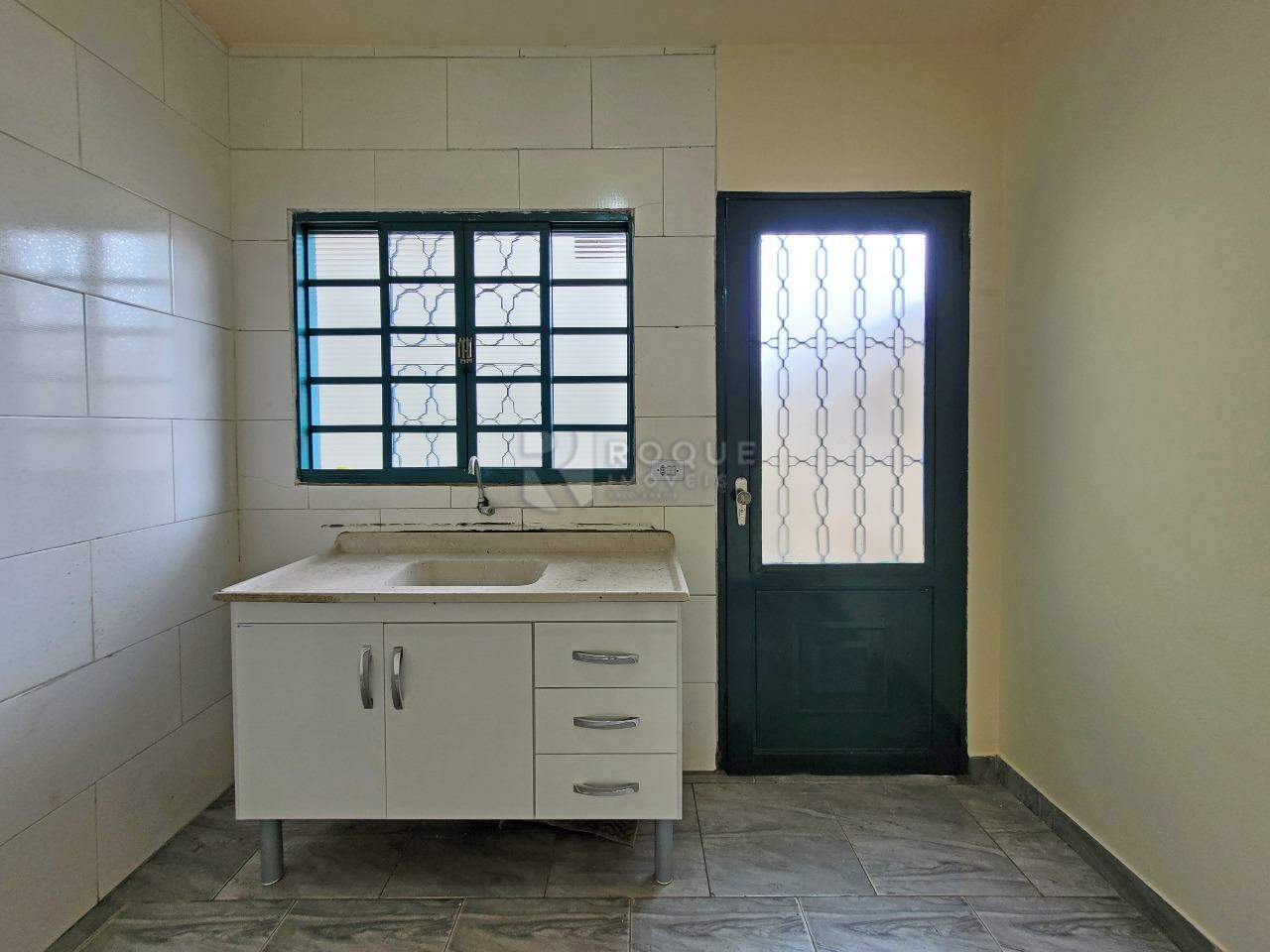 Casa Residencial para aluguel no bairro Jardim São Lourenço: Cozinha