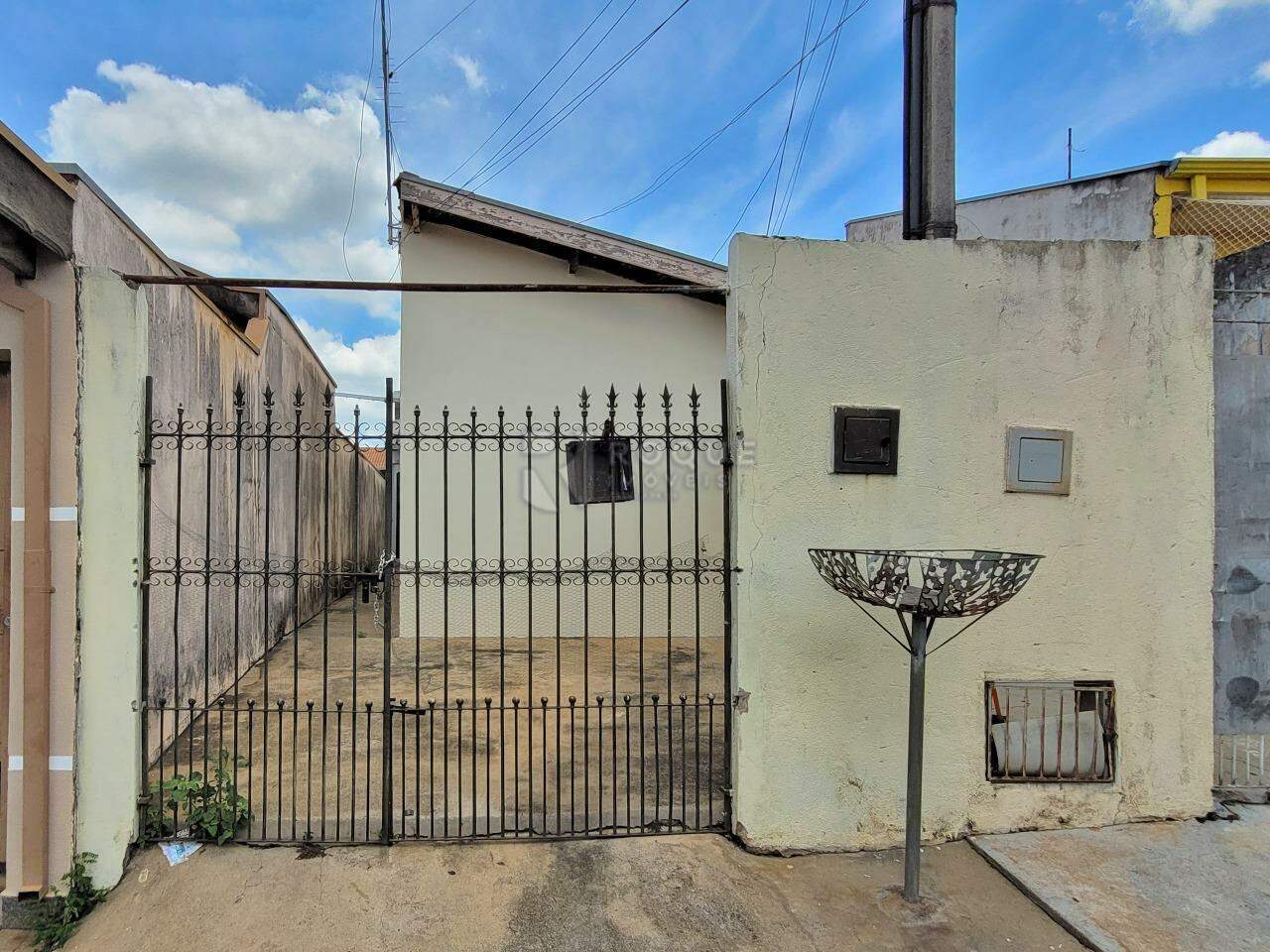 Casa Residencial para aluguel no bairro Jardim São Lourenço: Fachada