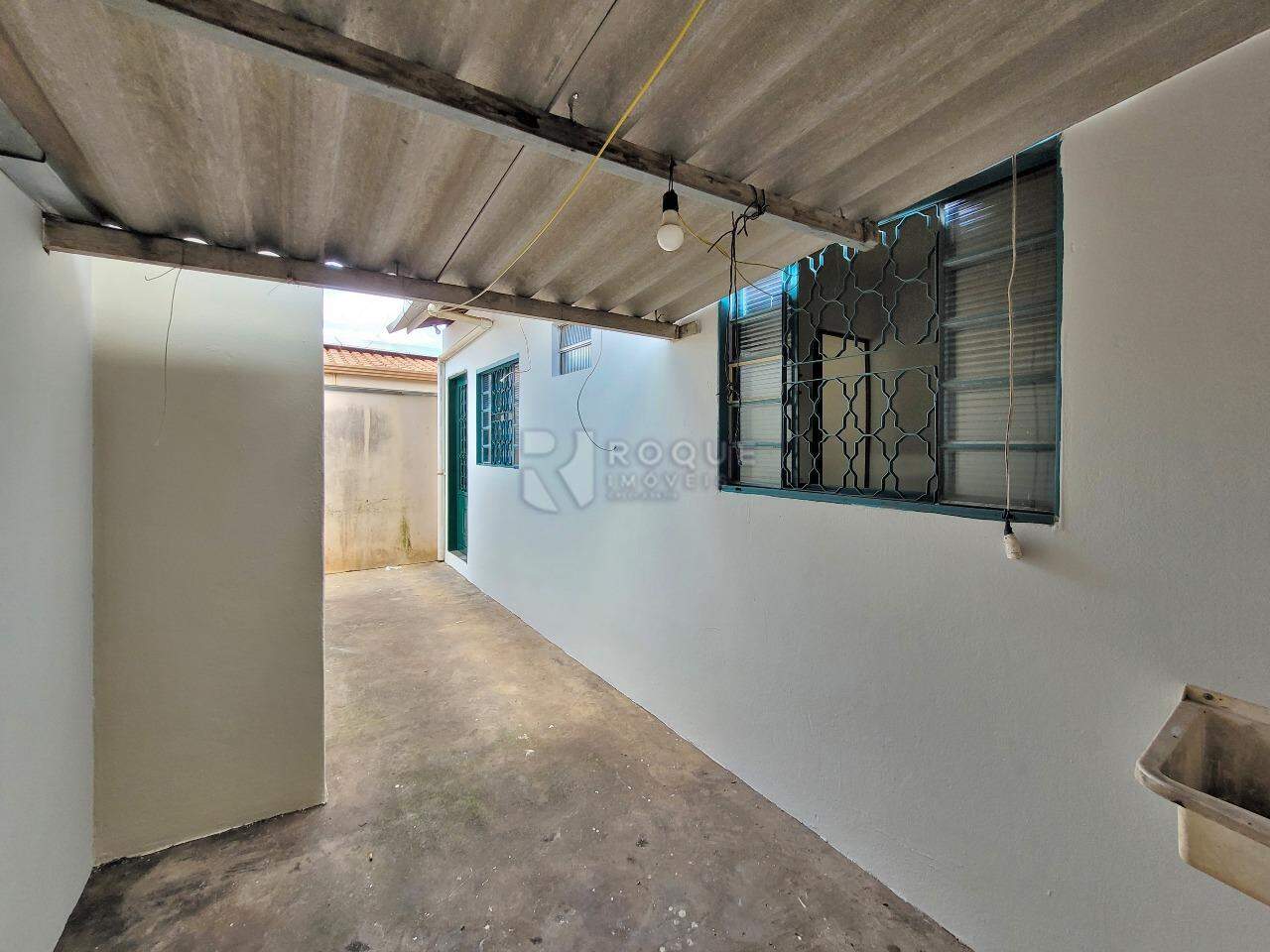 Casa Residencial para aluguel no bairro Jardim São Lourenço: Quintal