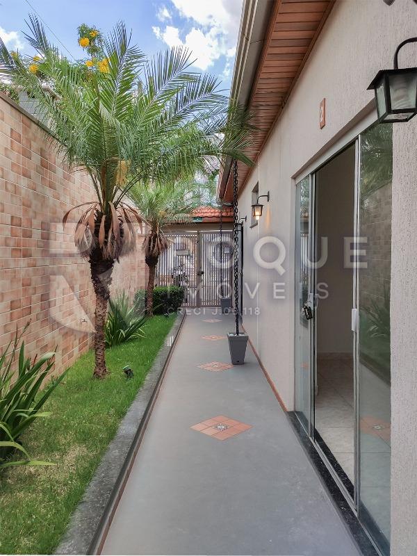 Salas/Conjuntos para aluguel no bairro Vila Esteves: Corredor em comum 