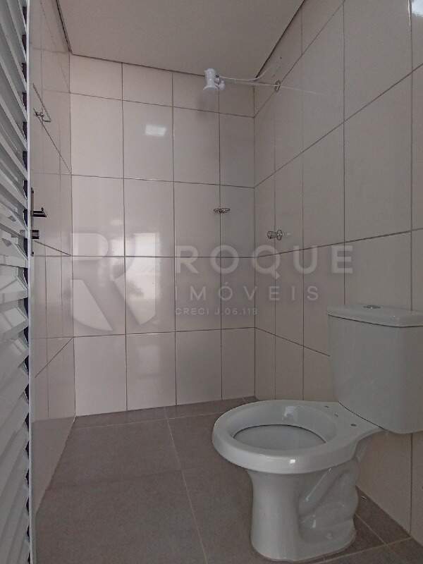 Casa Residencial para aluguel no bairro Jardim Morro Azul: WC fundo