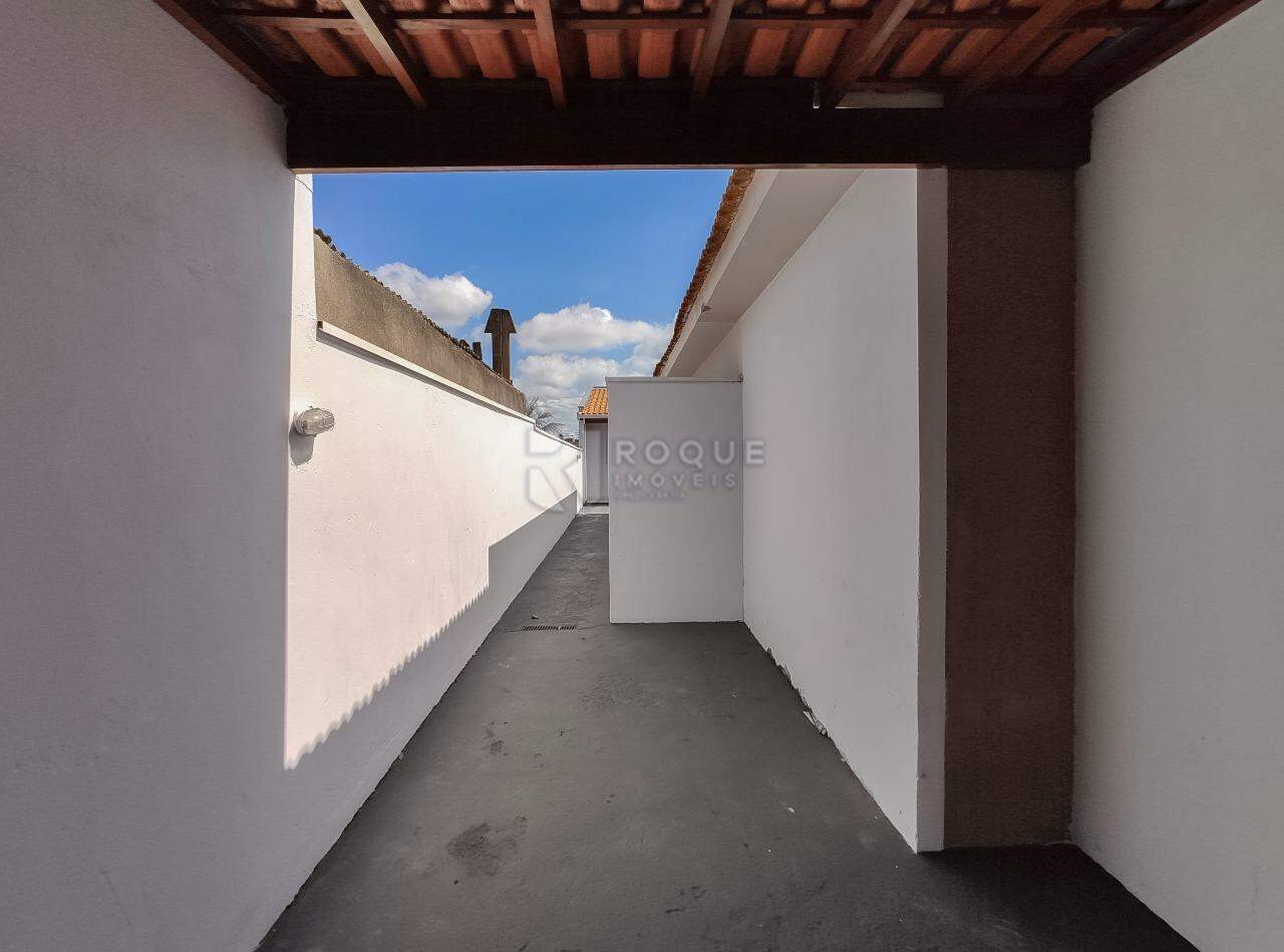 Casa Residencial para aluguel no bairro Parque Hippolyto: Garagem 