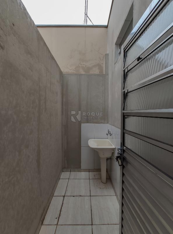 Casa Residencial para aluguel no bairro Jardim Campo Verde I: Área de serviço 