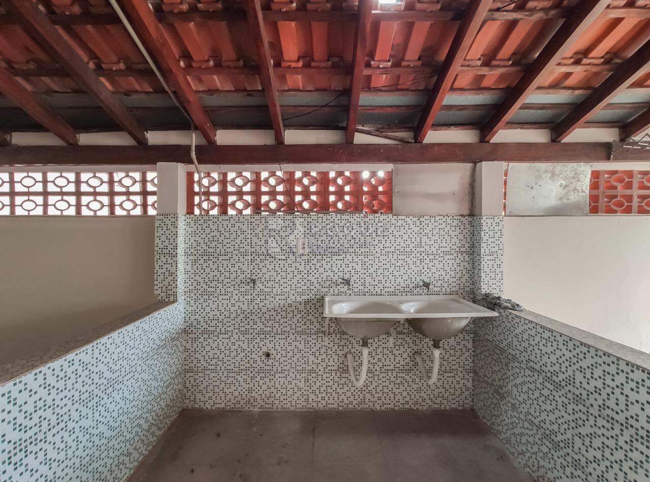 Casa Residencial para aluguel no bairro Jardim Santo André: Área de serviço