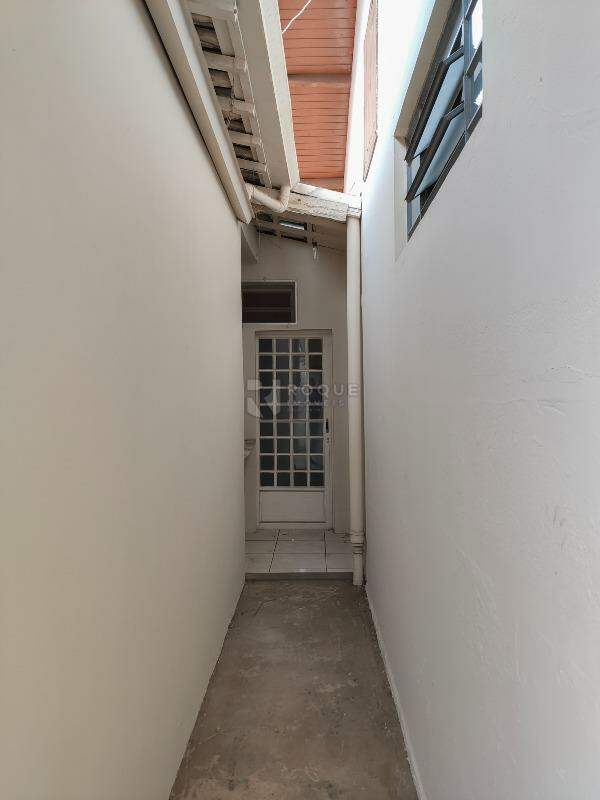 Casa Residencial para aluguel no bairro Jardim Santo André: Corredor