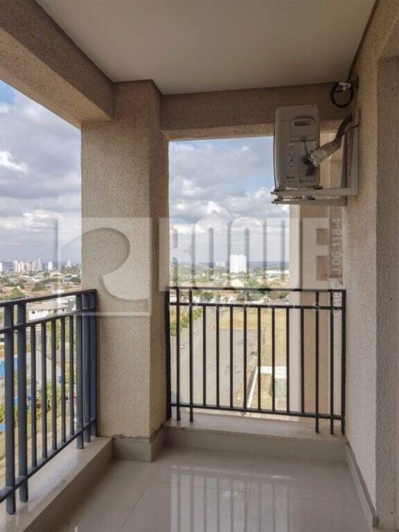 Apartamento para aluguel no bairro Jardim Residencial Francisco Cruãnes: Sacada outra vista