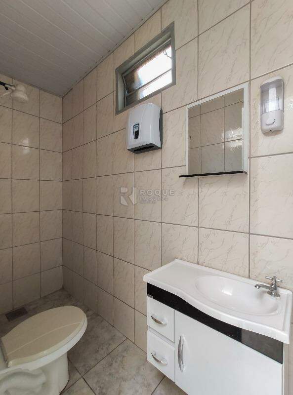 Salas/Conjuntos para aluguel no bairro Centro: WC 