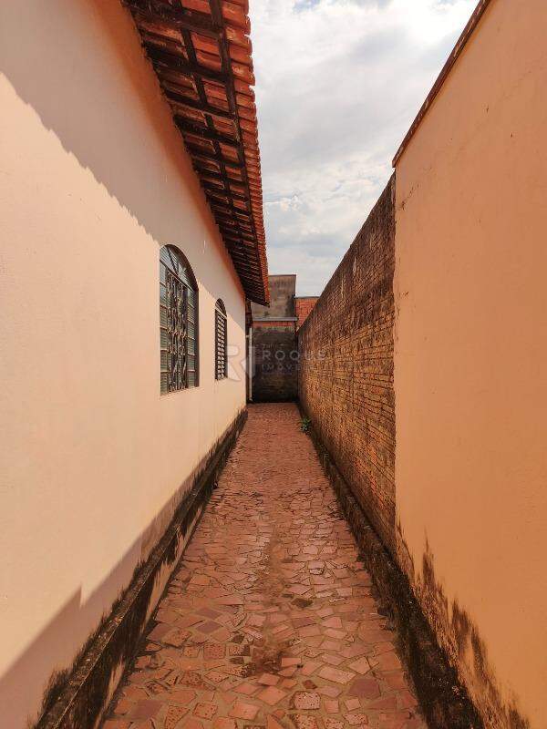 Casa Residencial para aluguel no bairro Jardim das Laranjeiras: Corredor 