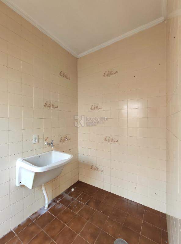 Casa Residencial para aluguel no bairro Jardim das Laranjeiras: Área de serviço 