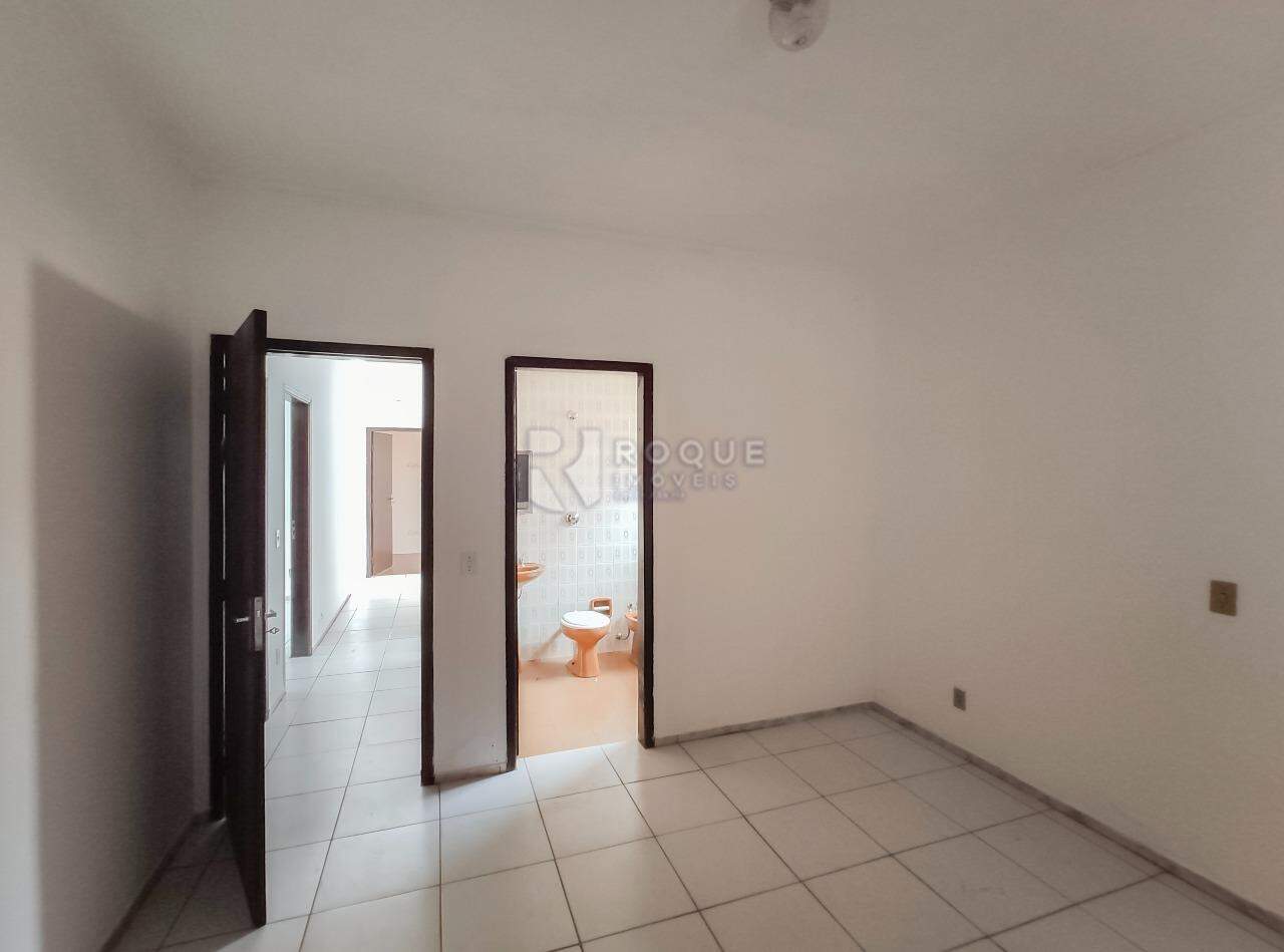 Casa Residencial para aluguel no bairro Jardim das Laranjeiras: Dormitório 3 suíte 