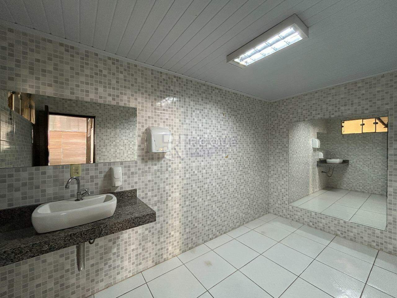 Salão para aluguel no bairro Vila Anita: WC social 1
