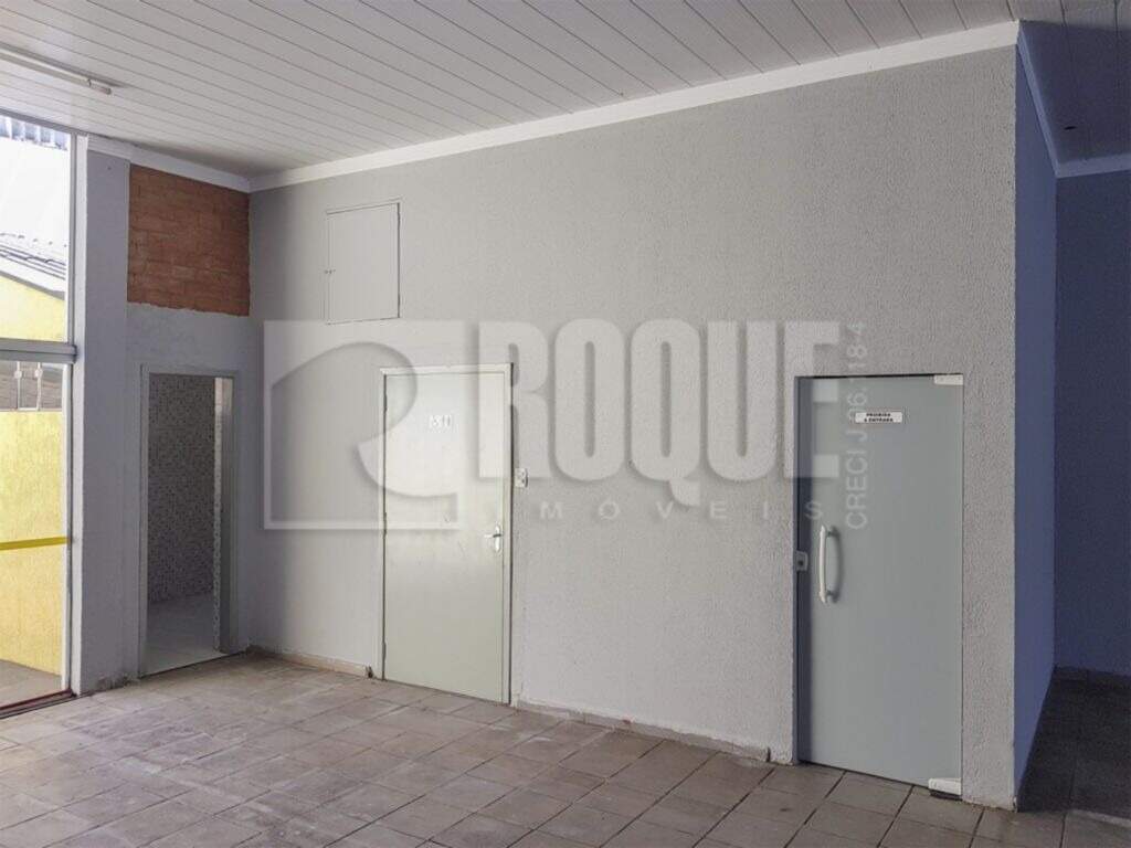 Salão para aluguel no bairro Vila Anita: Vista dos vestiários