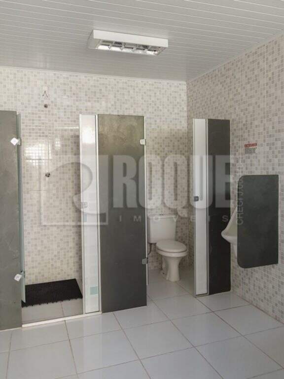 Salão para aluguel no bairro Vila Anita: Vestiário 2 outra vista