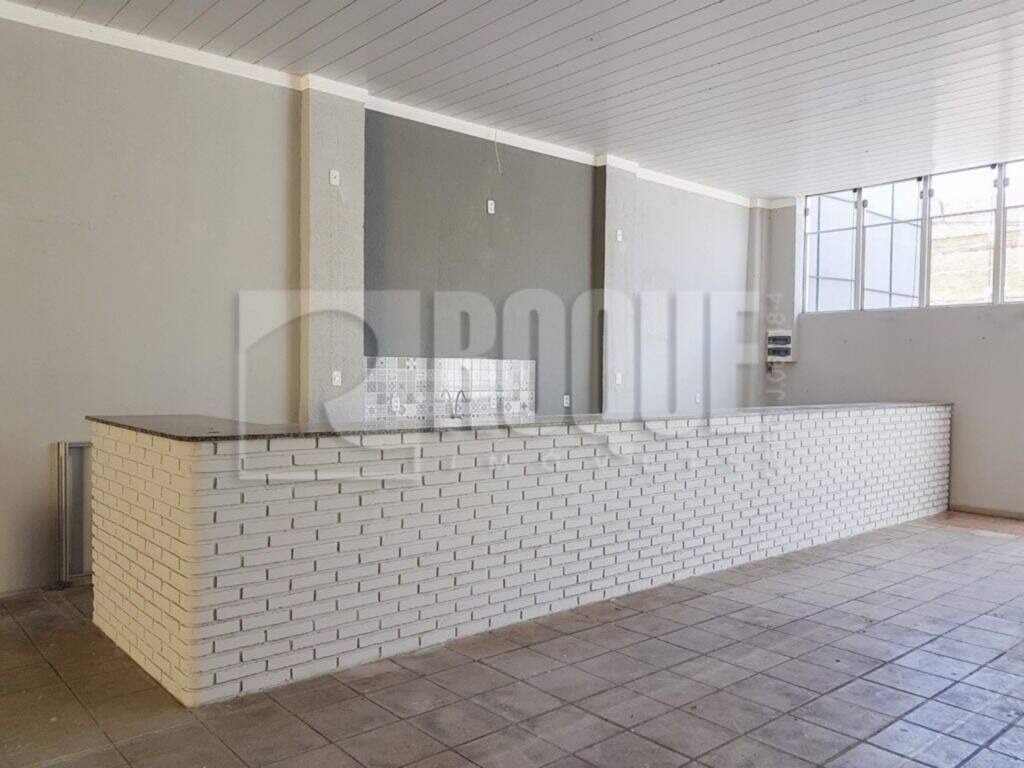 Salão para aluguel no bairro Vila Anita: Balcão