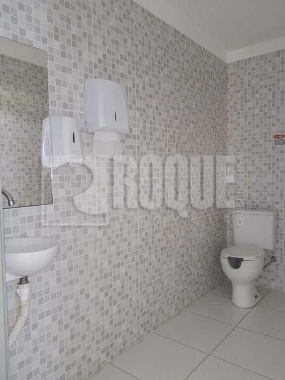 Salão para aluguel no bairro Vila Anita: WC social