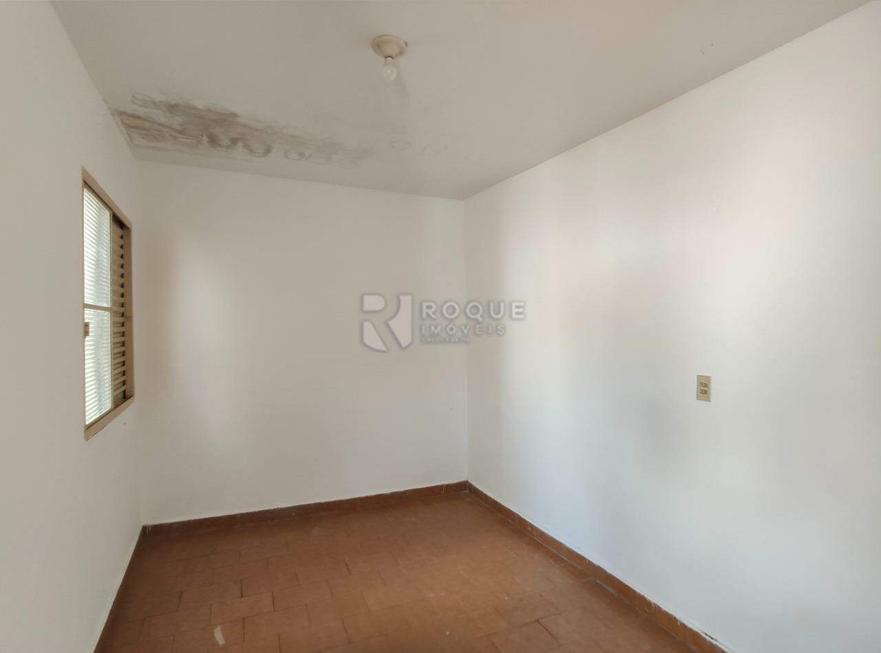 Casa Residencial para aluguel no bairro Centro: Dormitório fundo