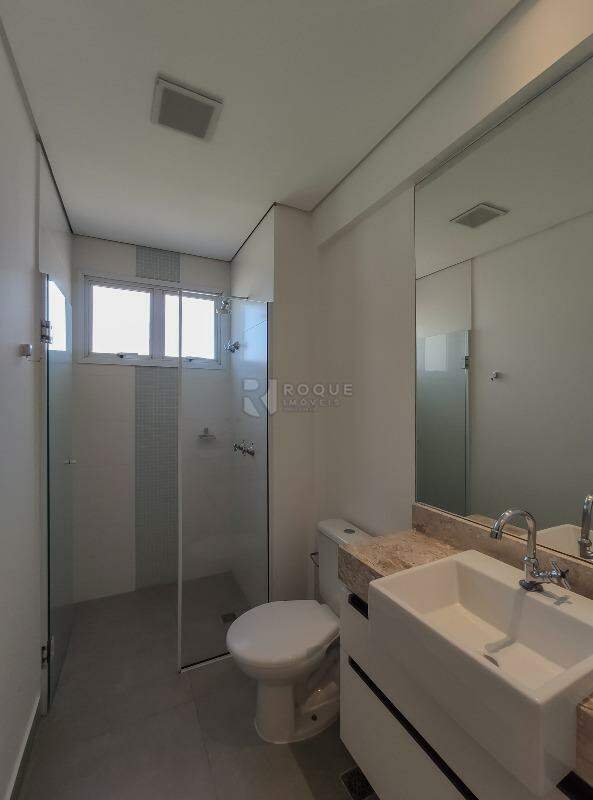 Apartamento para aluguel no bairro Jardim Residencial Francisco Cruãnes: WC suíte