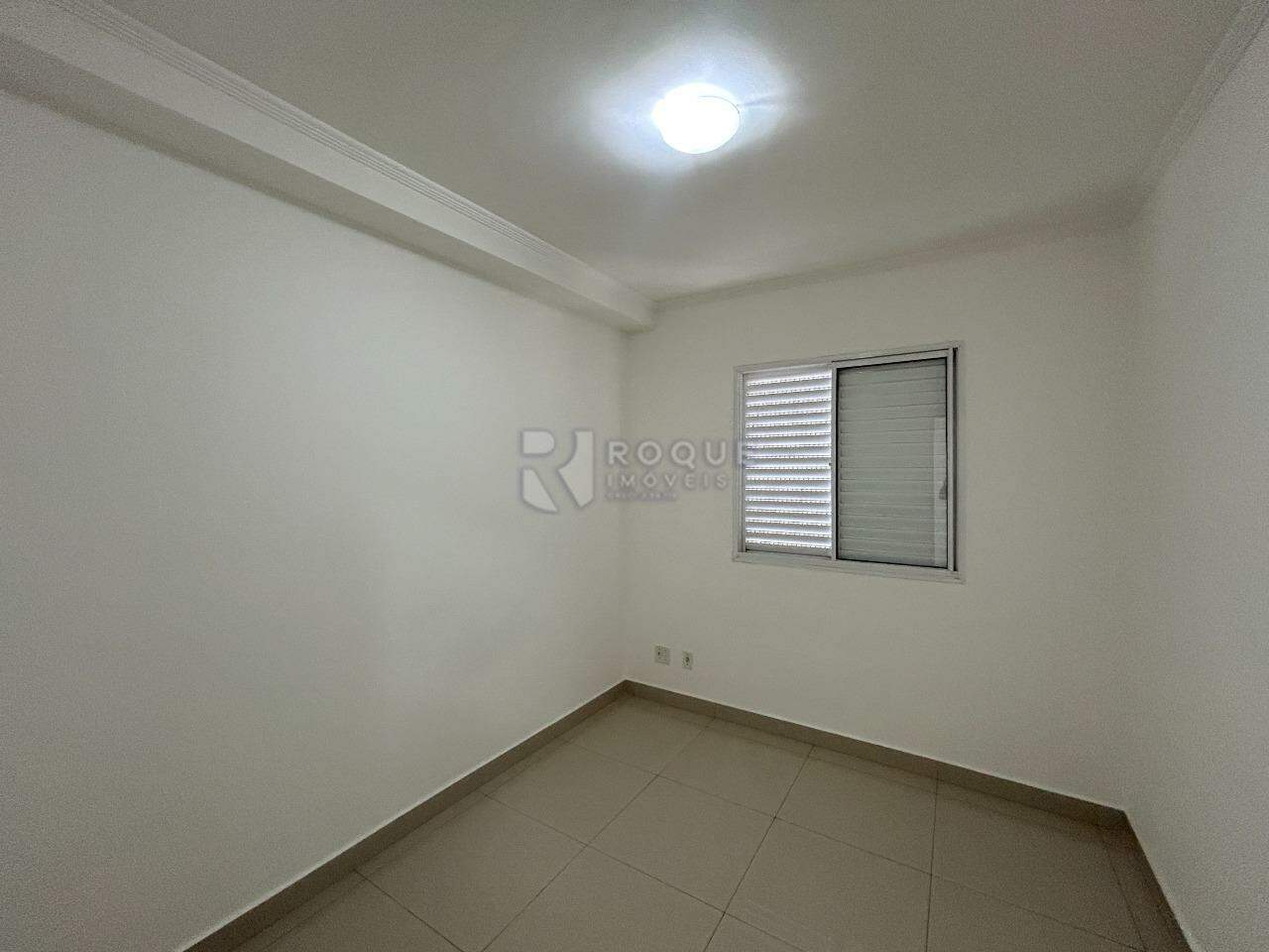 Apartamento para aluguel no bairro Jardim Esmeralda: Dormitório 2