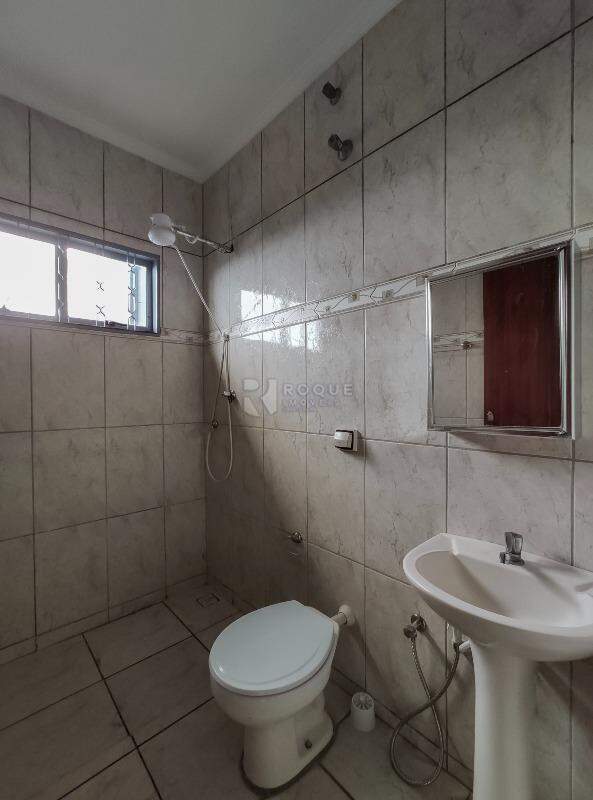 Casa Residencial para aluguel no bairro Jardim Residencial Dona Santina Paroli Peccinini: WC social 