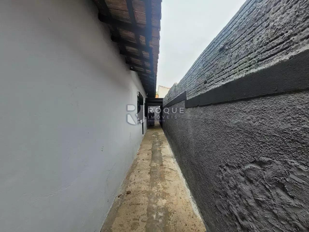 Casa Residencial para aluguel no bairro Jardim Brasil: Corredor