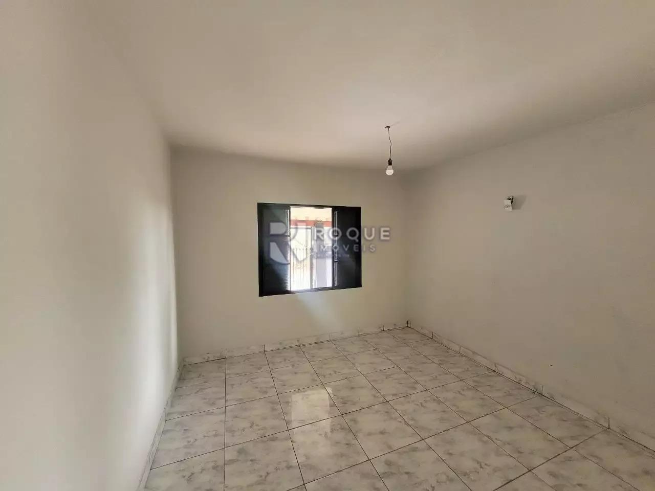 Casa Residencial para aluguel no bairro Jardim Brasil: Dormitório 01