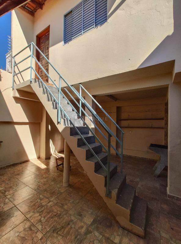 Casa Residencial para aluguel no bairro Jardim Ouro Verde: Fundo / acesso dormitório fundo  
