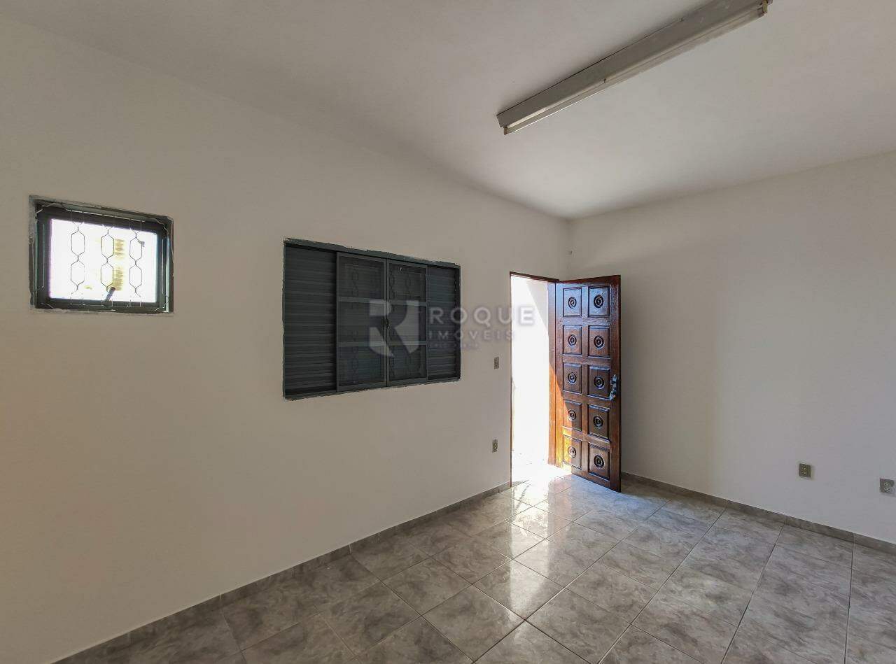 Casa Residencial para aluguel no bairro Jardim Ouro Verde: Dormitório fundo
