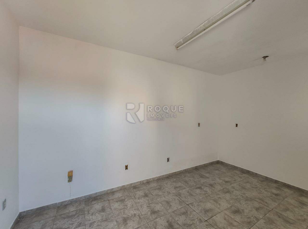 Casa Residencial para aluguel no bairro Jardim Ouro Verde: Dormitório fundo