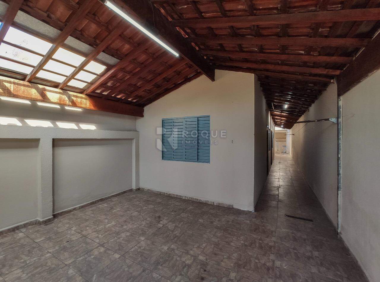Casa Residencial para aluguel no bairro Jardim Ouro Verde: Garagem 
