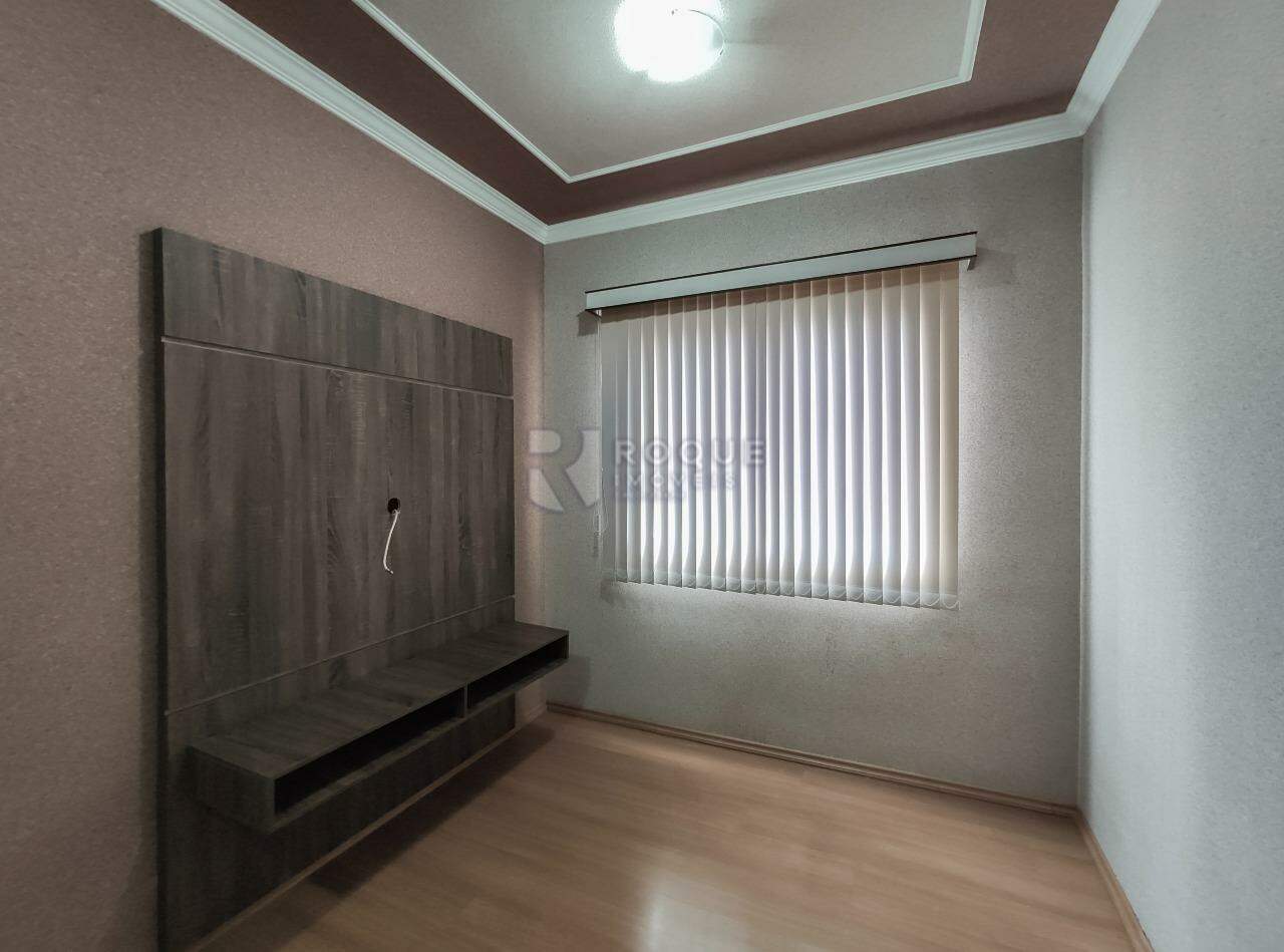 Apartamento para aluguel no bairro Vila Queiroz: Sala 
