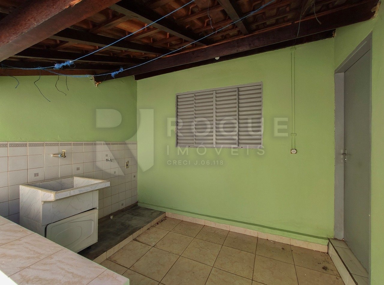 Casa Residencial para aluguel no bairro Vila Cristovam: Área de serviço