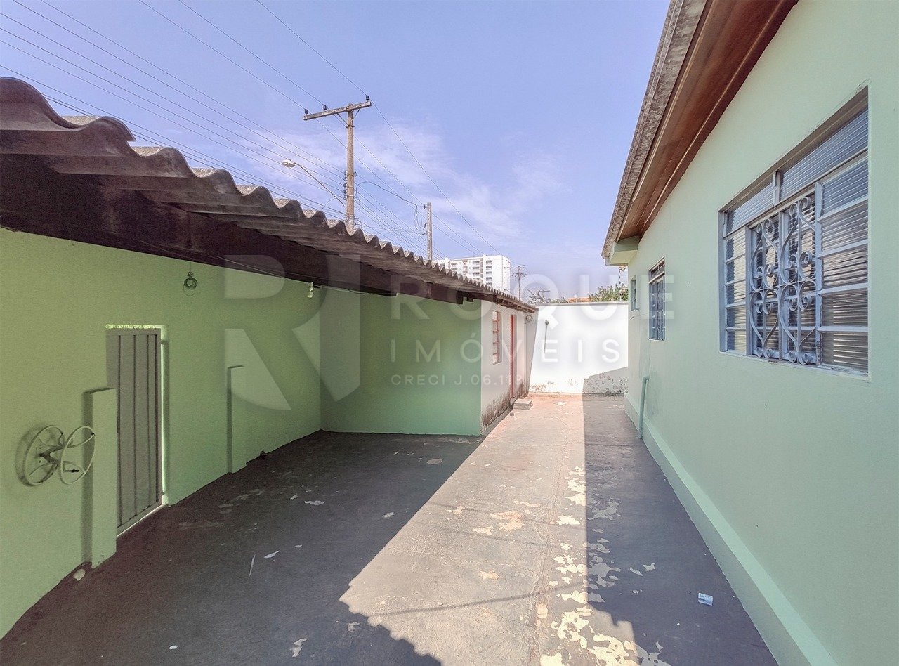 Casa Residencial para aluguel no bairro Vila Cristovam: Área externa