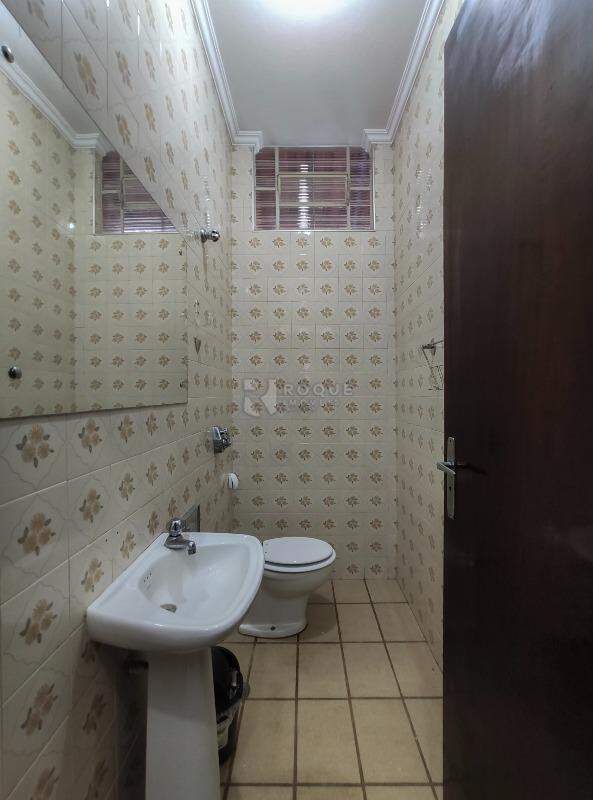 Casa em condomínio para aluguel no bairro Parque São Bento: Lavabo 