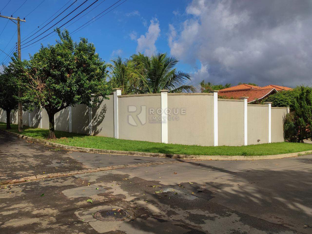 Casa em condomínio para aluguel no bairro Parque São Bento: Fachada 