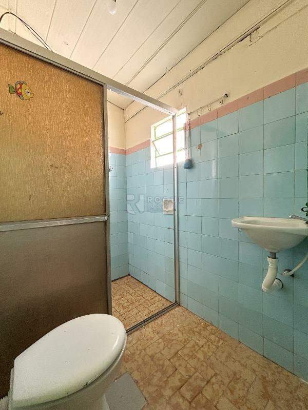 Casa Residencial para aluguel no bairro Vila Cristovam: WC social 