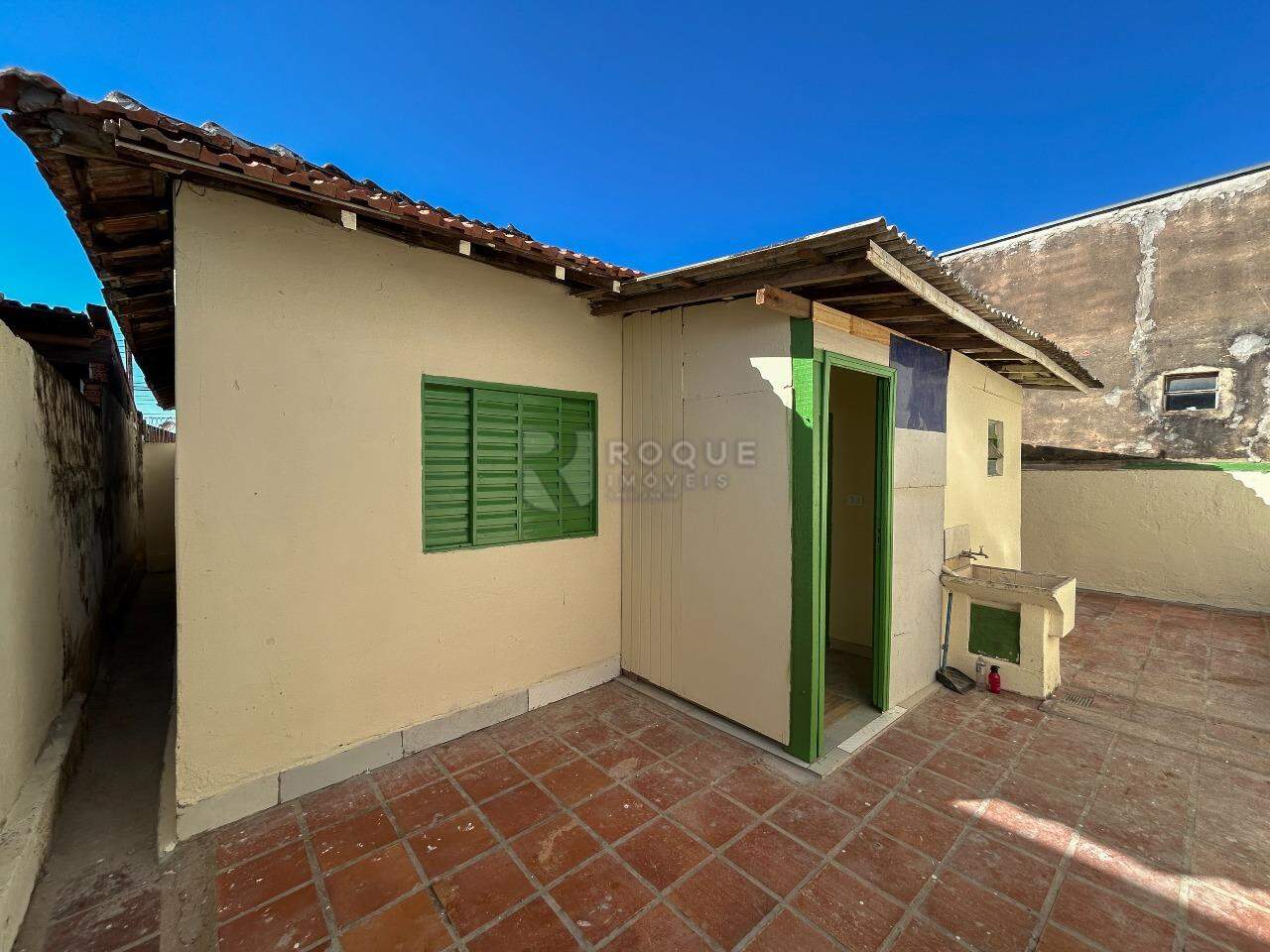 Casa Residencial para aluguel no bairro Vila Cristovam: Fundo 