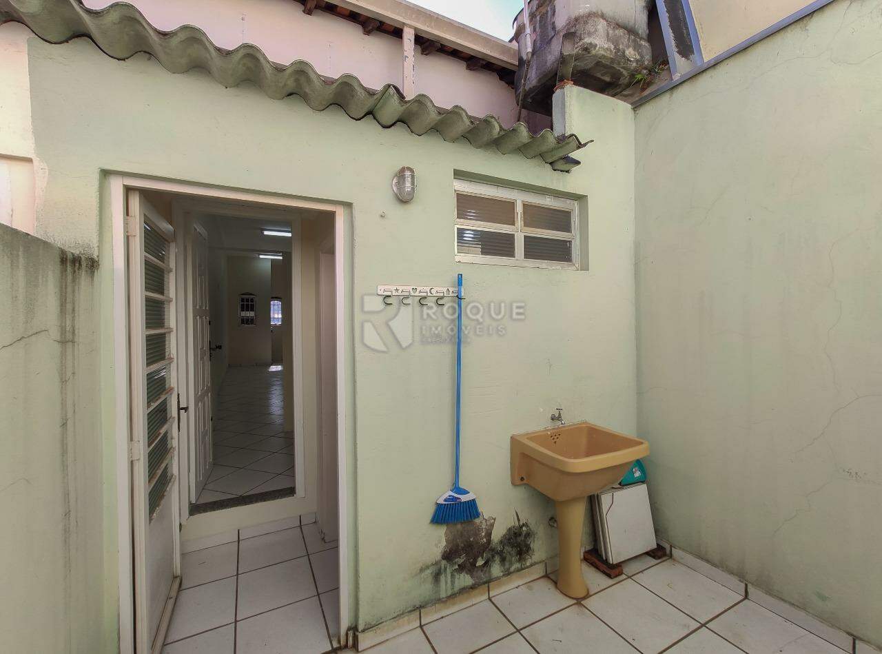 Salas/Conjuntos para aluguel no bairro Centro: Área de serviço 