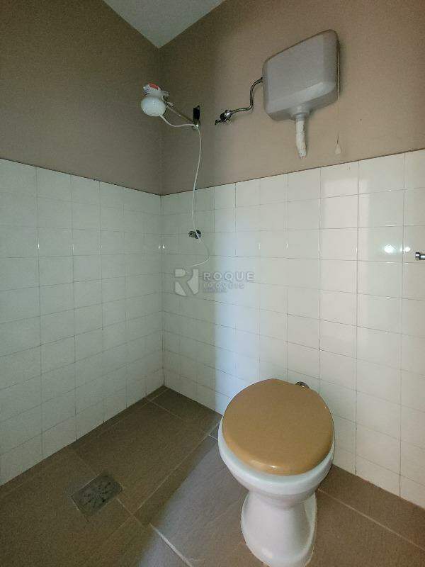 Casa Residencial para aluguel no bairro Centro: WC edicula
