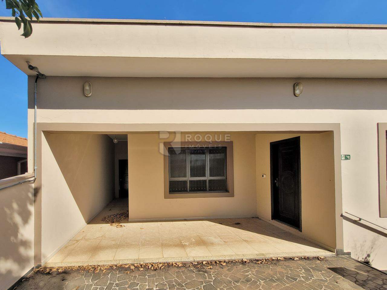 Casa Residencial para aluguel no bairro Centro: Frente