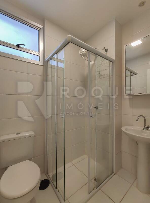 Apartamento para aluguel no bairro Chácaras Antonieta: WC