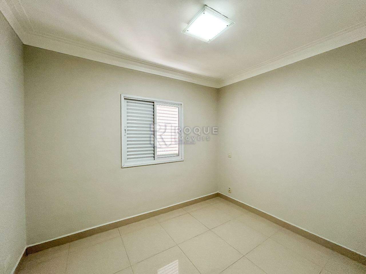 Apartamento para aluguel no bairro Desmembramento Oscar Antonio Breda: Dormitório 1