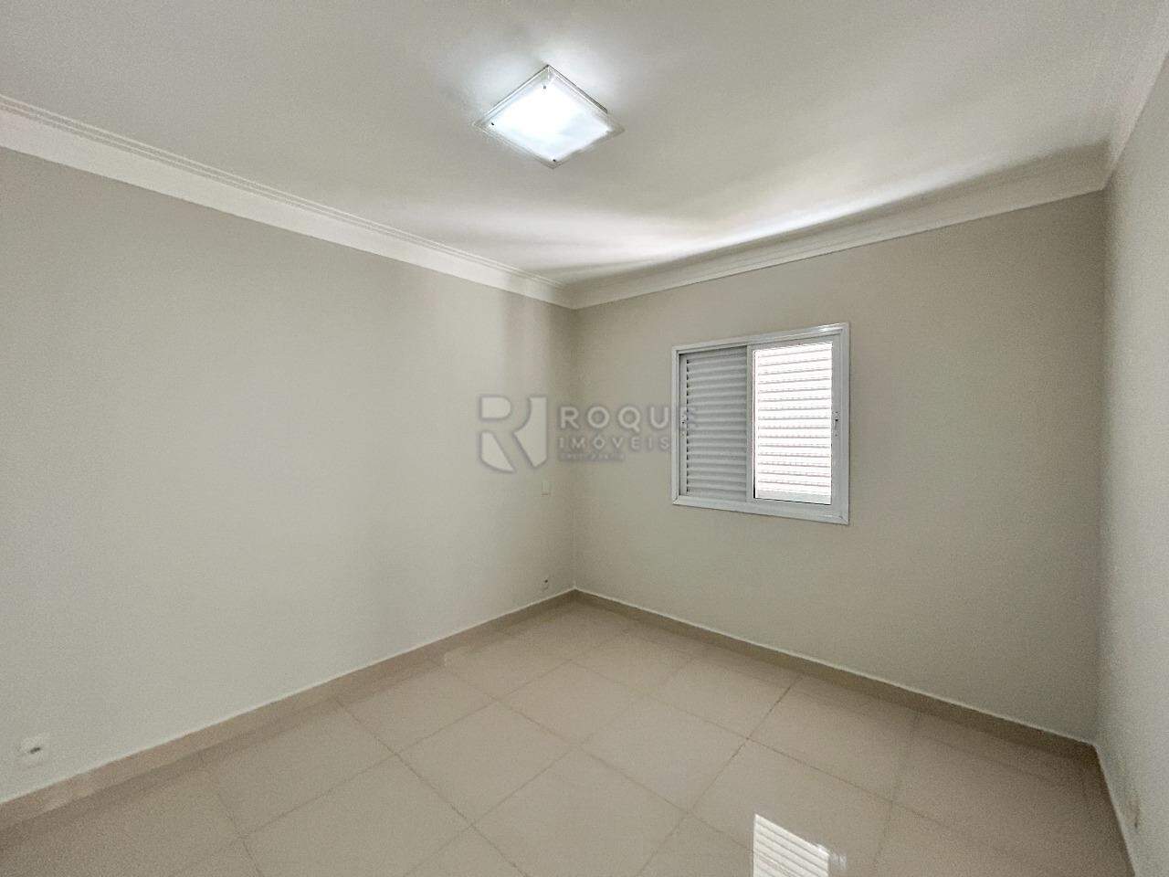 Apartamento para aluguel no bairro Desmembramento Oscar Antonio Breda: Dormitório 2 suíte