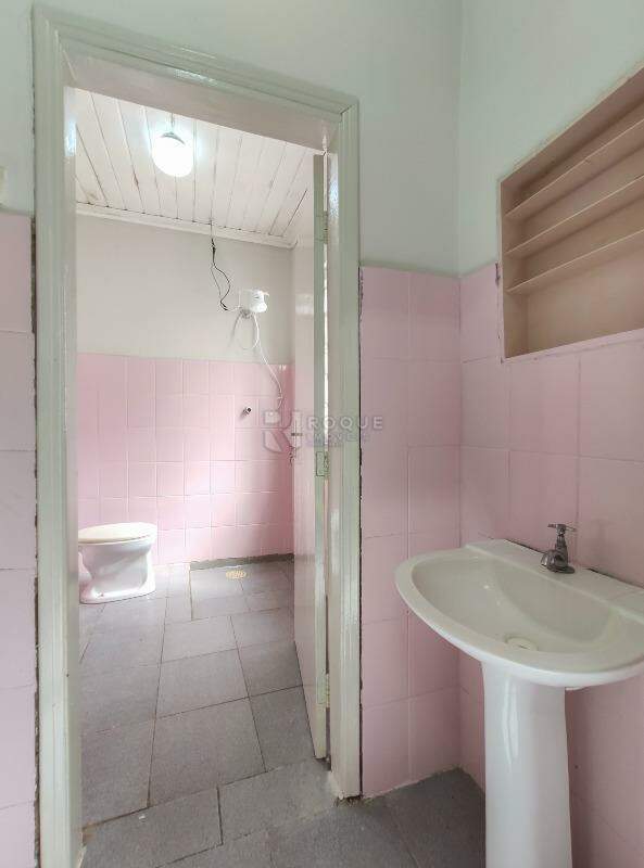 Casa Comercial para aluguel no bairro Centro: Lavabo 