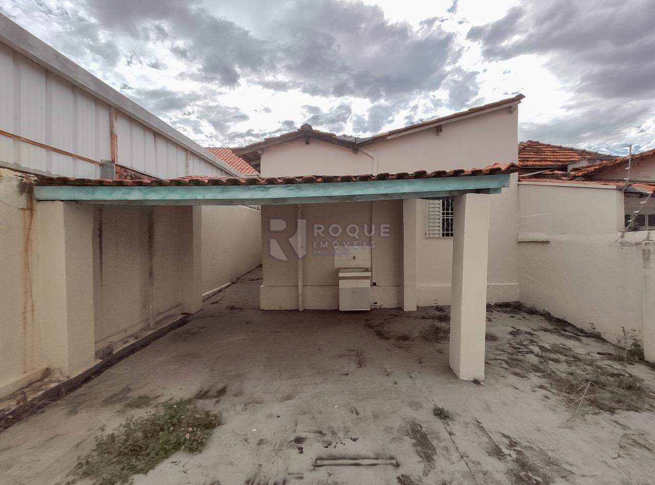 Casa Comercial para aluguel no bairro Centro: Área de serviço 