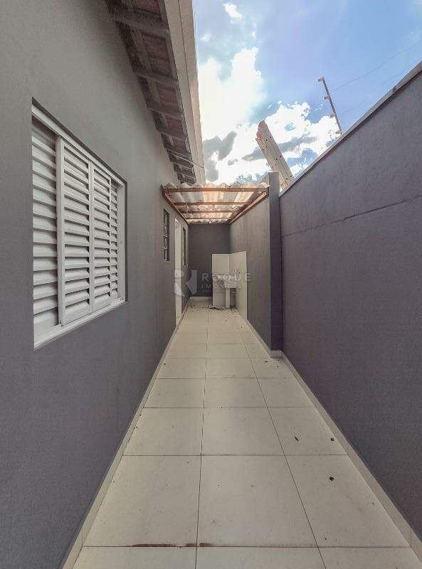 Casa Residencial para aluguel no bairro Vila Primavera: Corredor 